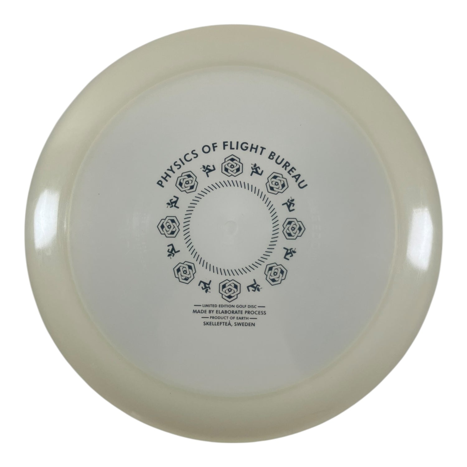 Dynamic Discs Freedom | Lucid | Clear/Black 175g (Physics of Flight Bureau) Disc Golf