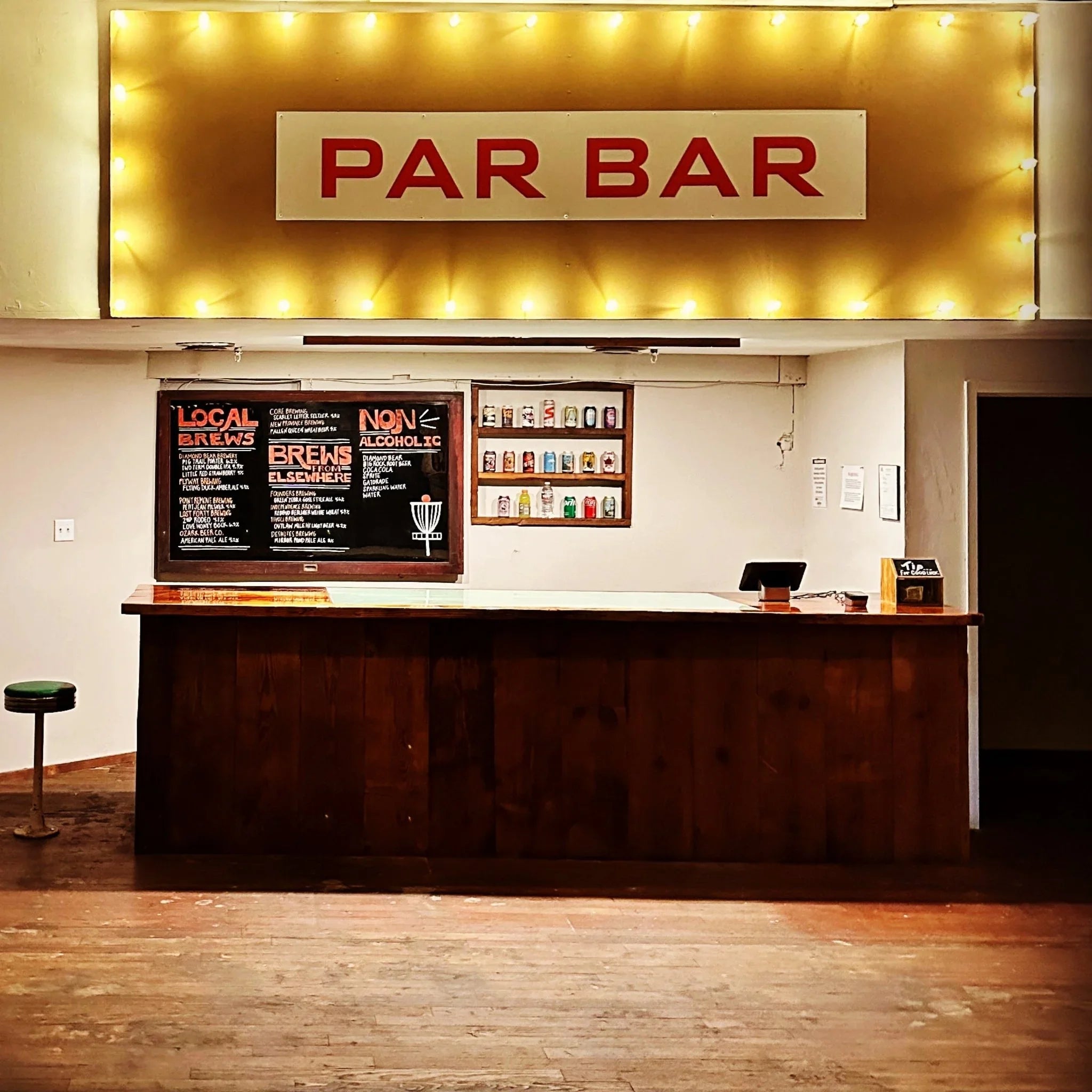 <p><strong>PAR BAR</strong></p><h4>The PAR BAR and Perks Putts, a 9-hole indoor course and seating area situated above the store, now open!</h4>